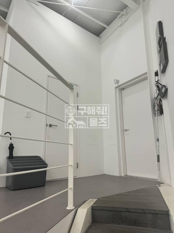 전남광주 동구 황금동 주건축물제1동 황금동 유동인구많은거리. 현재의류점으로 운영중. 월세 매물번호 10411 사진 9