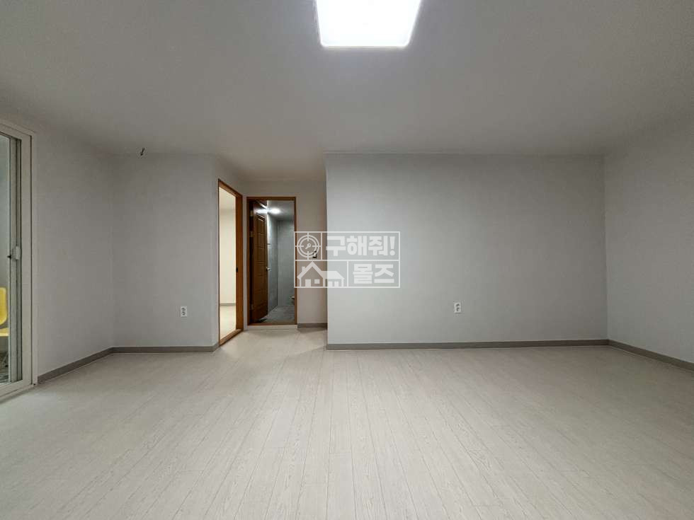 전남광주 서구 쌍촌동 537-1 (신성하우스빌) 올리모델링 7000만원 거실1 방2 치평중 효광중 사이 매매 매물번호 13485 사진 3