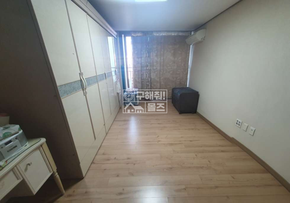 전남광주 서구 쌍촌동 549-24 (솔빛예가) 쌍촌동 솔빛예가. 교통편리. 운천호수산책로 및 초중학교 인접. 매매 매물번호 11425 사진 1