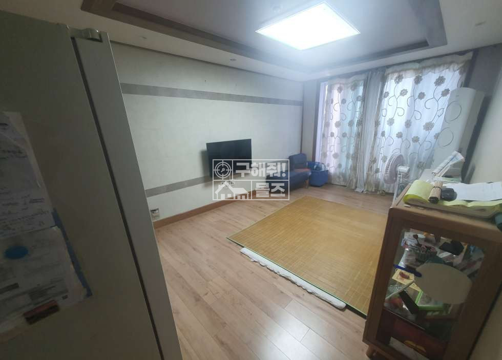 전남광주 서구 쌍촌동 549-24 (솔빛예가) 쌍촌동 솔빛예가. 교통편리. 운천호수산책로 및 초중학교 인접. 매매 매물번호 11425 사진 3